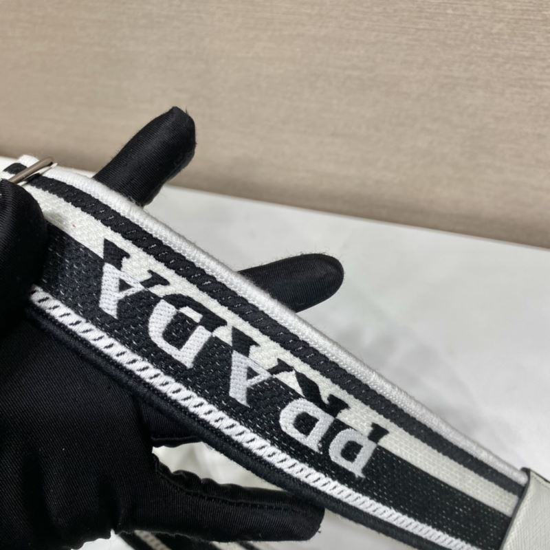 Pra*a triangle pouch